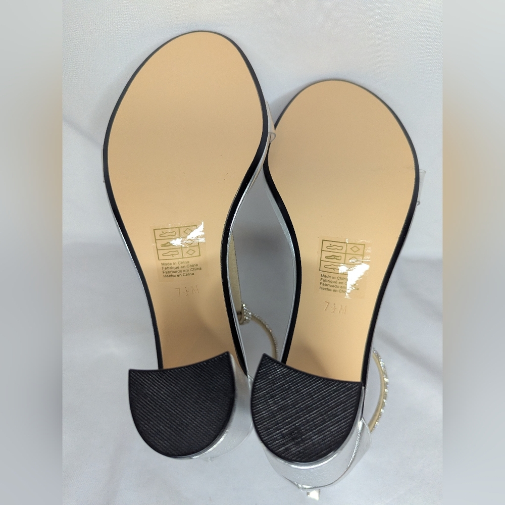 NWOB Benjamin Walk Touch Ups Sienna T-Strap Heeled Sandals Women's Size 7.5 - Picture 8 of 9